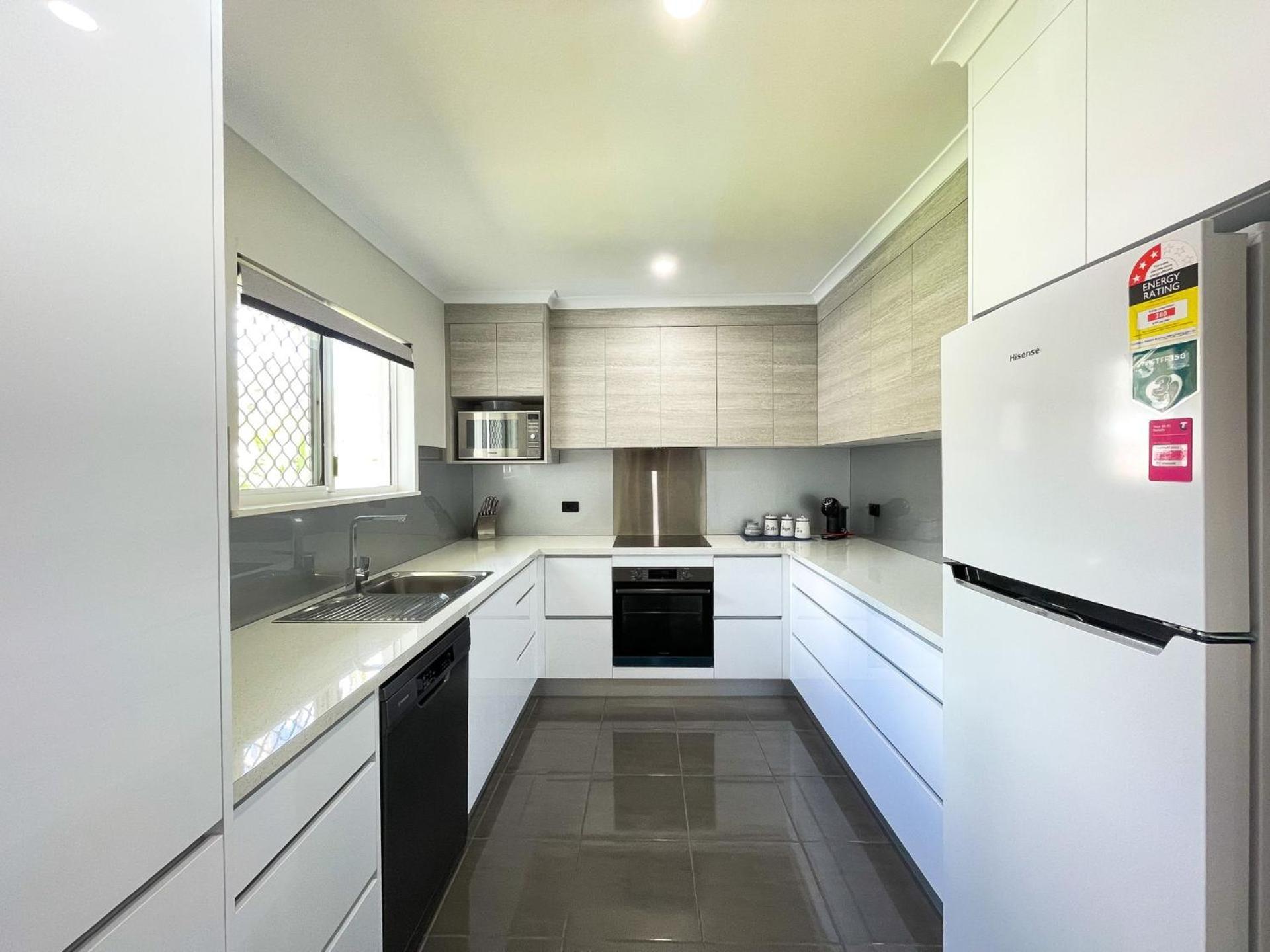 Beach House On Burrum- Close To Beach- 3Br- Wifi-Foxtel Woodgate Exteriör bild